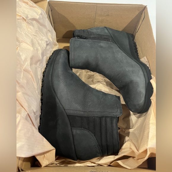 Merrell Booties! - Picture 5 of 17